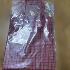 familiar 赤チェック トートバッグ 新品　大きいサイズ　チャーム付き￼