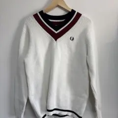 Fred Perry Vネックニット ホワイト　値下げ交渉あり❗️