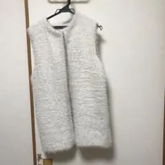 RED WILLL ホワイトふわふわファーベスト