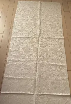 カーテン生地　オフホワイト 花柄 ハギレ