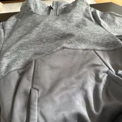 Under Armour グレー フルジップパーカー