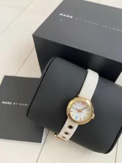 MARC BY MARC JACOBS ホワイトレザー 腕時計
