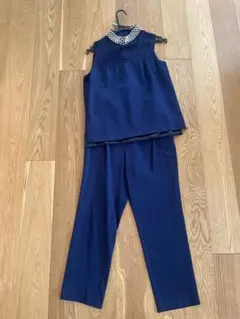 ネイビー パンツスーツ パール装飾