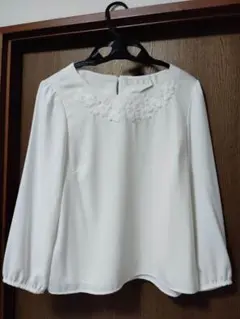 【美品】アリスバーリーホワイト 長袖ブラウス サイズ9　白　綺麗