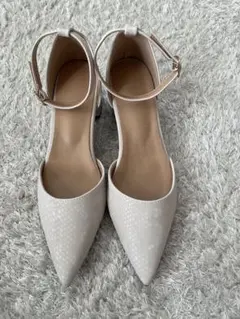 【未使用】オフホワイト ストラップ付き　パンプス 23cm(36)