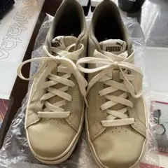 M*ん様 PUMA ベージュ スニーカー ローカット　24.5