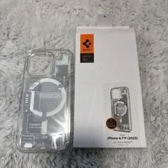 Spigen iPhone 15 Pro ケース　ゼロ・ワン・ホワイト