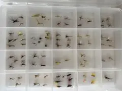 至高のミッジング ササノマテリアル使用 小さめドライフライ・アソート豪華80点 至高のミッジング ササノマテリアル使用 小さめドライフライ・アソート