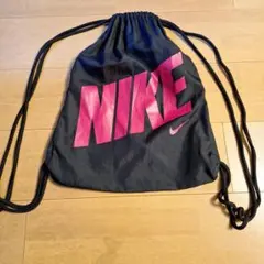 Nike ナップザック ブラック/ピンク