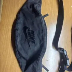 Nike ボディバッグ・ウエストポーチ 黒　白　2つ