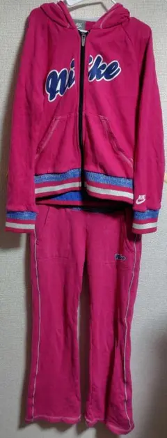 ピンクパーカー トップス