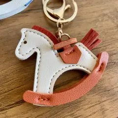 新品⭐️PUレザー　ポニー　キーホルダー　チャーム　キーリング　ギフト　プレゼント