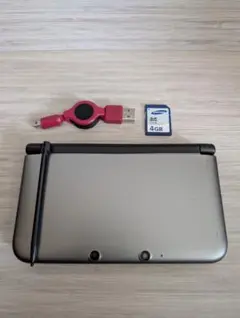 ニンテンドー3DSLL　シルバー×ブラック　充電ケーブル　タッチペン　SDカード