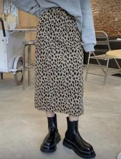 ヒョウ柄タイトスカート 後ろスリット付き