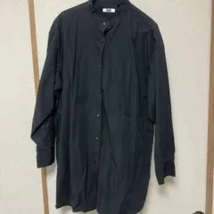ブラック ボタンアップシャツ 長袖