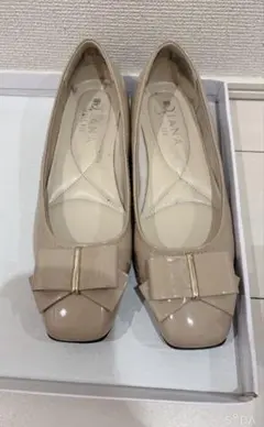 DIANA WELL FIT エナメルパンプスリボン付き