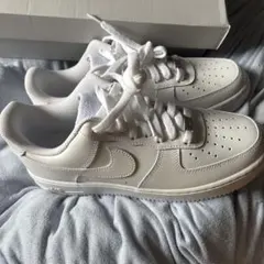 AIR FORCE 1 07 WHITE スニーカー