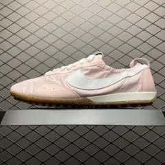 青いプラスチックハンガー