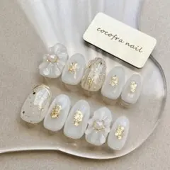 ネイルチップ　サイズオーダー　ミラーネイル　ぷっくりフラワーネイル　ホワイト