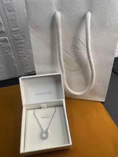 新品未使用⭐︎Swarovski furtherインターロッキング ペンダント 