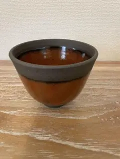 陶器製茶色とグレーの飯碗