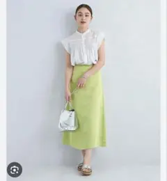 グリーンレーベルリラクシング　Aラインサテンスカートのサムネイル