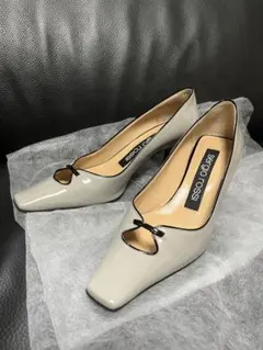 セルジオロッシ　エナメルパンプス