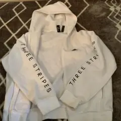 adidas THREE STRIPES ホワイトパーカー