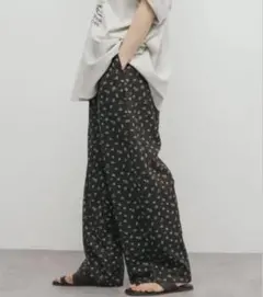 SeaRoomLynn ウエストギャザーCanvasタックパンツ Mサイズ - メルカリ