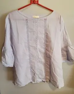 レース付きフレアスリーブプルオーバー