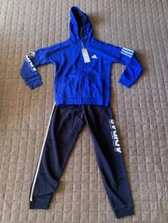adidas キッズ　グラフィックセットアップ　ブルー　140サイズ　タグ付き