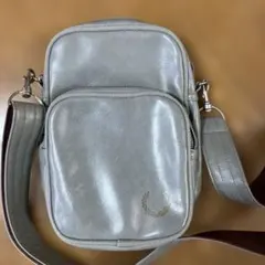 レザーショルダーバッグ