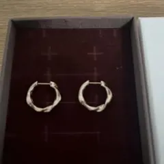 ete ハグピアスツイスト