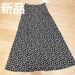 新品タグ付き tiptop 花柄ロングスカート フレアスカート ブラック 小花柄のサムネイル