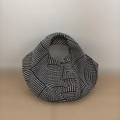 週末お値下げtrenta sai トートバッグ ブラック×ホワイトのサムネイル
