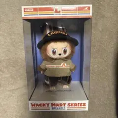 POP MART ラブブ　WACKY MART 店員