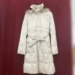ホワイト フード付き ダウンロングコート
