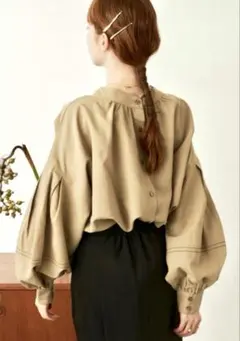 ブラウス ボリューム袖