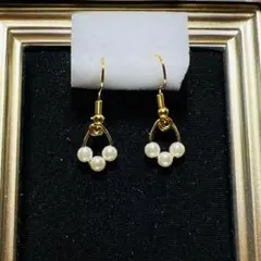 ☆イヤリングピアス樹脂変更OK☆ゴールドチャームにホワイトパールピアスイヤリング