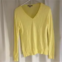 カシミアユニクロ Vネックニット セーター　イエロー黄色