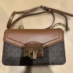 MICHAEL KORS スタッズ付きショルダーバッグ