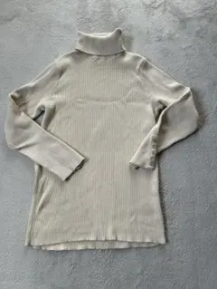 ベージュ ニット