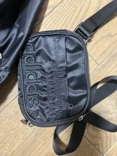 adidas ポーチ(ショルダー)