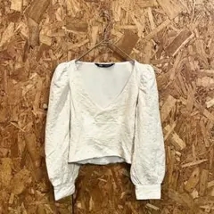 ZARA 長袖カットソー ショート丈 パフスリーブ オフホワイト レディース