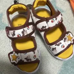 トイ・ストーリー サンダル 16 新品　ディズニー　ウッディ　キッズ　フタフタ