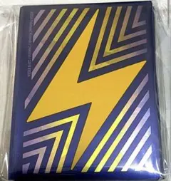 ぽ*ん様 【新品・匿名配送】海外限定 雷 ピカチュウ デッキシールド スリーブ