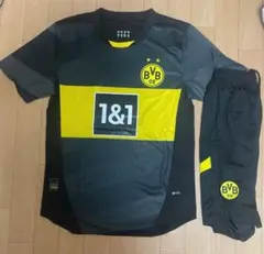 激安！サッカーユニフォーム！ドルトムント黒色、Mサイズ、上下パンツセット