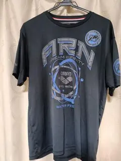 arena アリーナ Tシャツ ブラック ロゴ　デサントのサムネイル