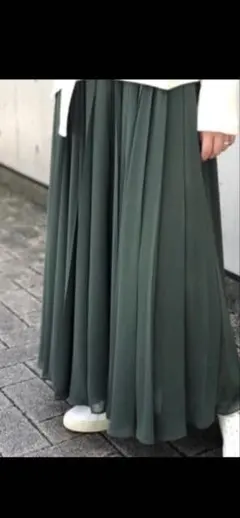 BLENHEIM プリーツロングスカート　フォレストグリーンのサムネイル