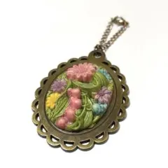 【新品未使用】アンティーク　ビンテージ　フラワー　レトロ　チャーム　キーホルダー